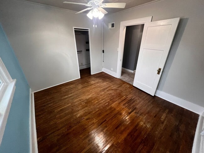 Building Photo - 2 bedroom home in Boone, fenced in yard, great for families!