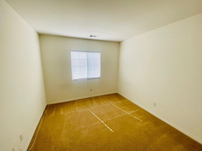 Building Photo - 2306 Cornflower Way