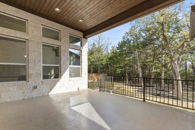 Building Photo - 145 Gaston Dr