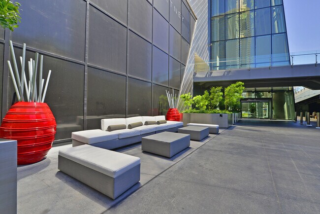 Building Photo - Veer Towers 1009W- Partial Strip Views fro...