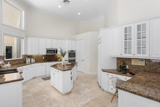 Building Photo - 16164 Bridlewood Cir