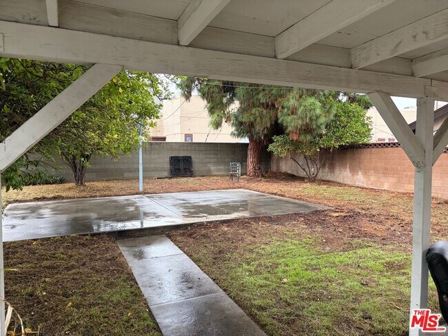 Building Photo - 20477 Mayall St