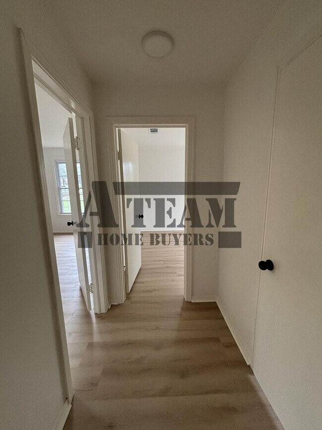 Building Photo - Charming Fully Remodeled 2 Bedroom 1 Bath Athens