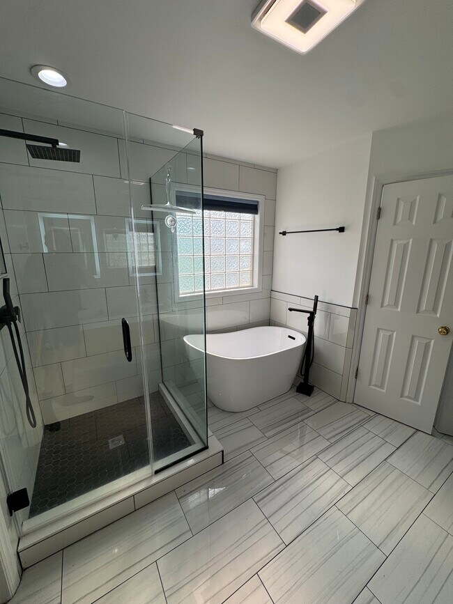 Building Photo - 2525 Blackwolf Run Ln
