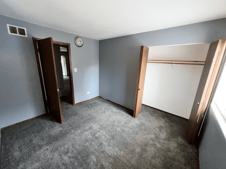 Building Photo - 1259 Cunningham Dr