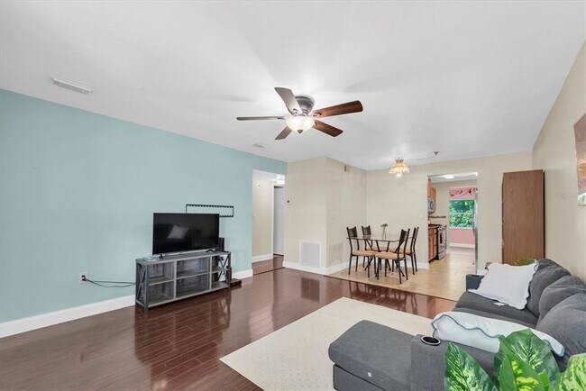 Building Photo - 10032 65th Ave N