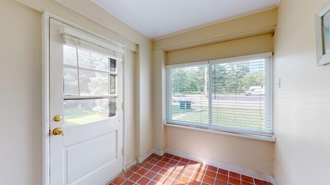 Building Photo - 7030 Clayton Rd