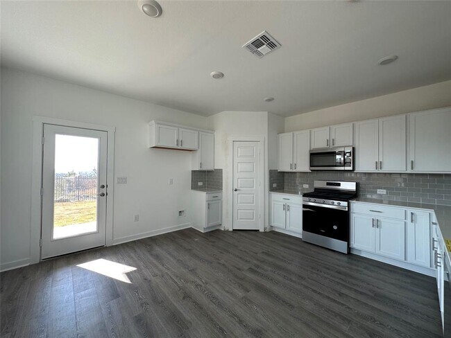 Building Photo - 8011 Linda Michelle Ln