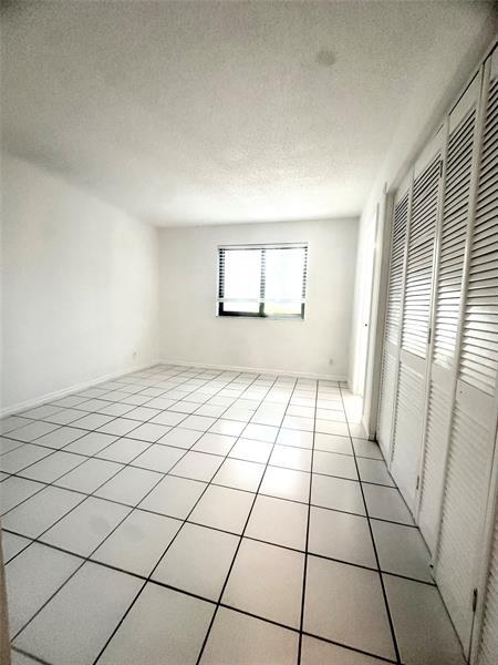 Building Photo - 717 Gardens Dr