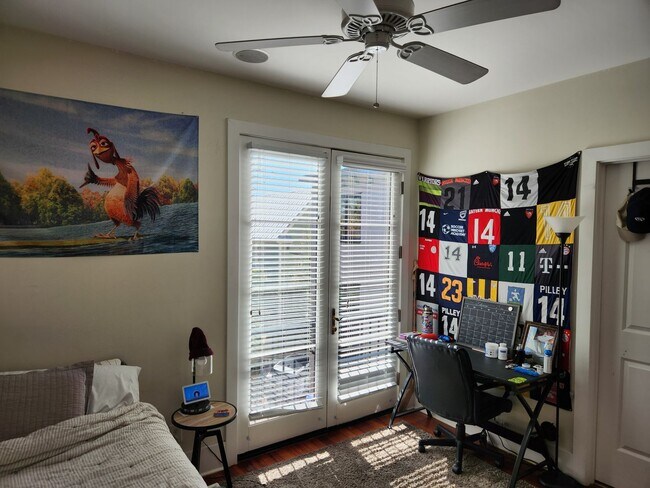 Building Photo - Downtown Rental