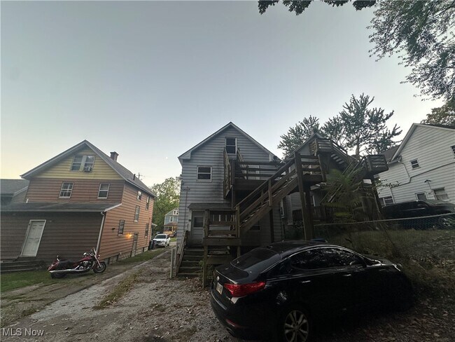 Building Photo - 523 Gage St