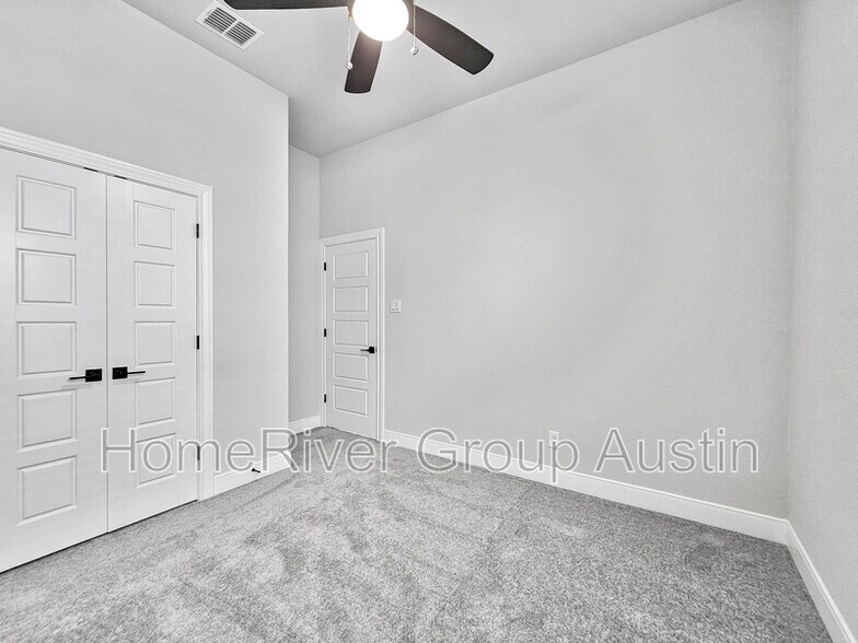Building Photo - 216 Lt. John Decker Dr