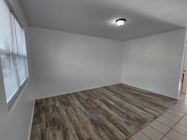 Building Photo - 24444 Sounder Ln