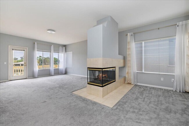Building Photo - Lakefront Home for Lease – Panoramic Views...