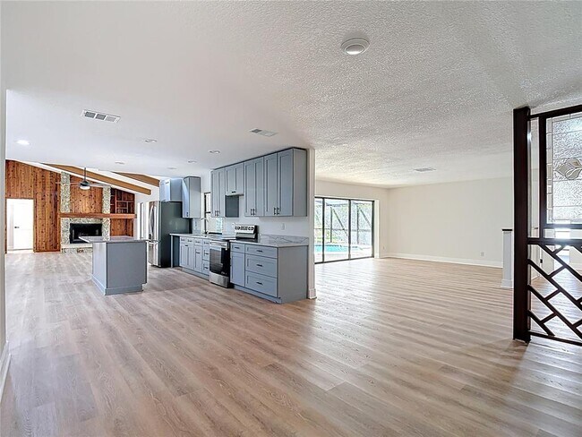 Building Photo - 4072 Belmoor Dr