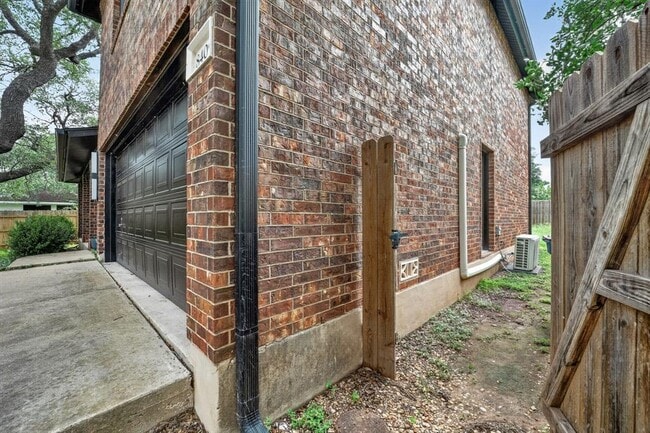 Building Photo - 8409 Nairn Dr