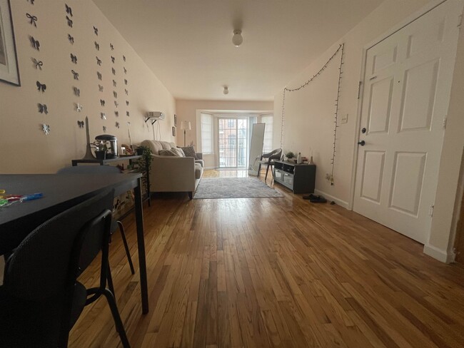 Primary Photo - 225 Belvidere Ave