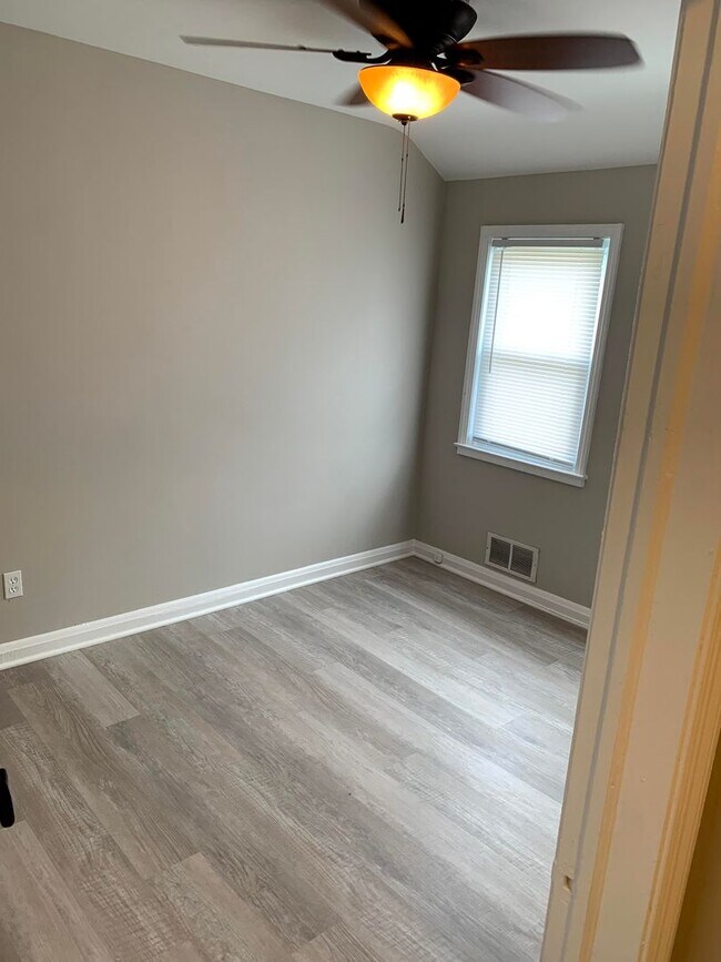 Building Photo - 5514 The Alameda