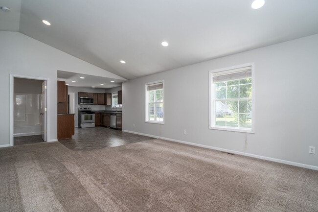 Building Photo - 4 Bedroom, 3 Bathroom Single Family Home