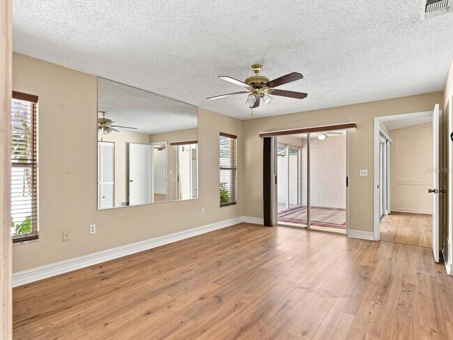 Building Photo - 5381 Kelly Dr