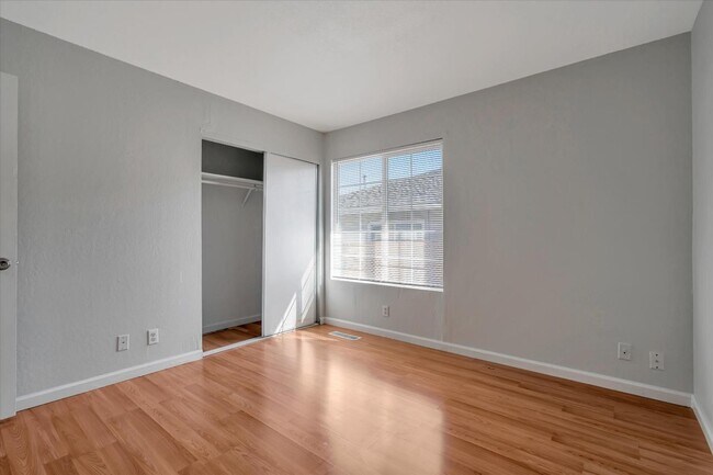 Building Photo - 30079 Vanderbilt St