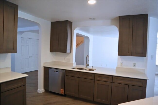 Building Photo - 209 Sunny Brook Dr