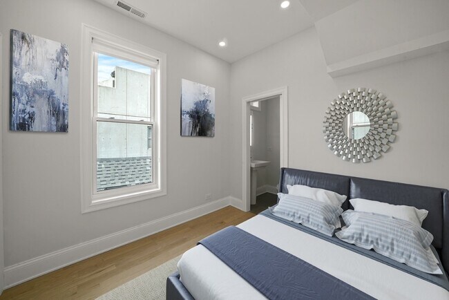 Building Photo - 1241 N Bosworth Ave