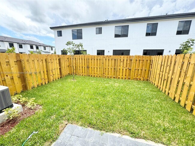 Building Photo - 34526 SW 191st Ave
