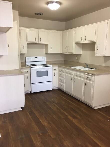 Building Photo - 5422 Quakertown Ave