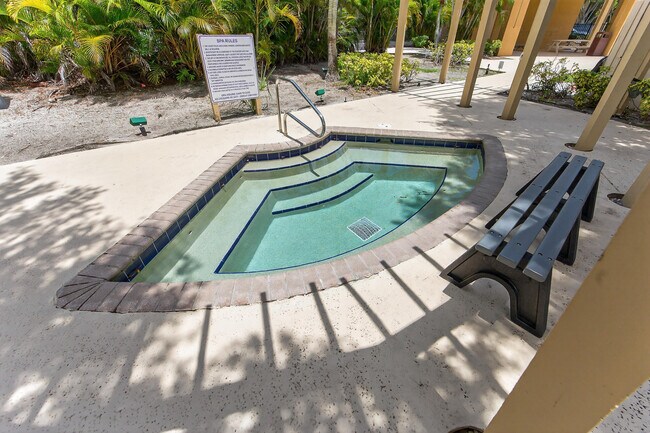 Building Photo - 4807 Via Palm Lakes Via