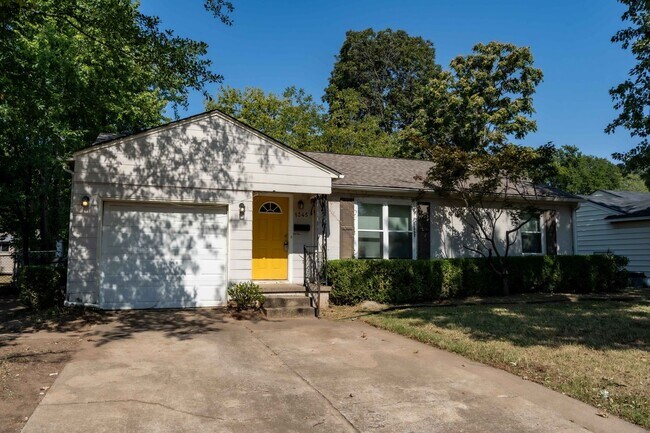 Building Photo - 3 Bed | 2 Bath in Midtown!