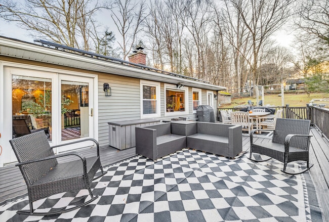 Building Photo - 25 Cottage Grove Rd