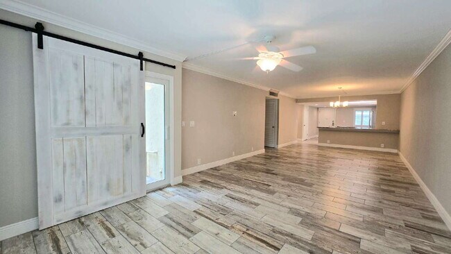 Building Photo - 2244 Winkler Ave
