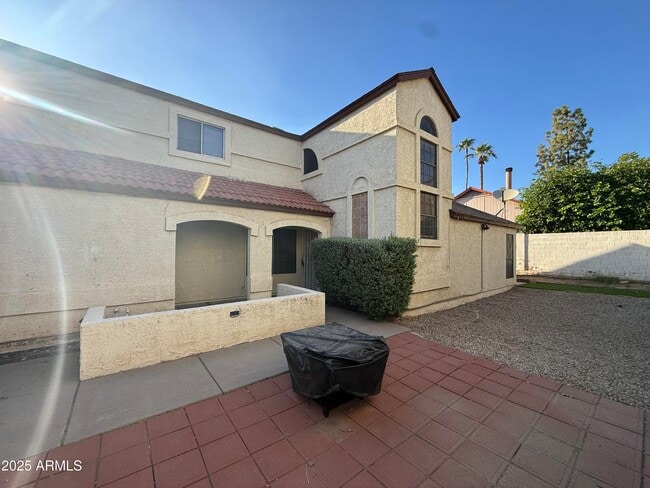 Building Photo - 422 E Wescott Dr