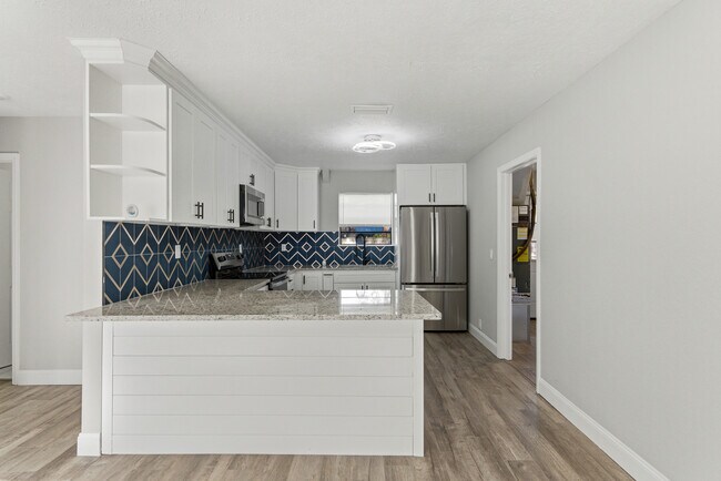 Building Photo - 229 Bonita Rd