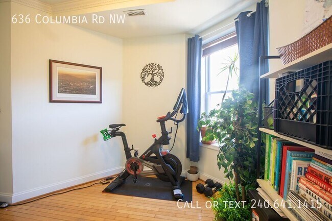 Building Photo - 636 Columbia Rd NW