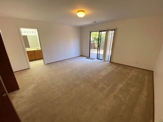 Building Photo - Spacious West Menlo Park Home for Rent