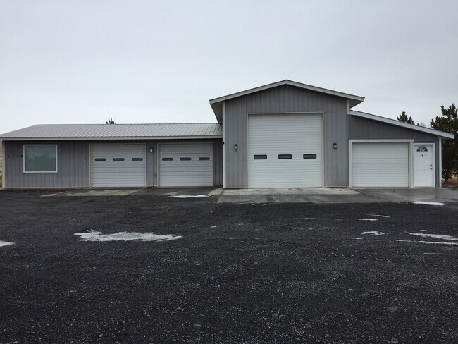 Building Photo - Residence with Large Shop in Ephrata