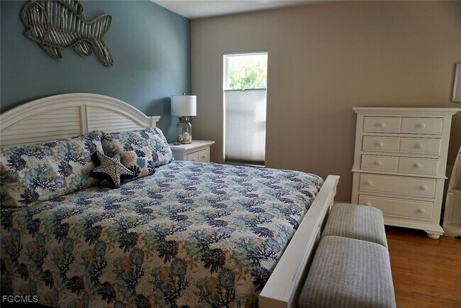 Building Photo - 5214 Chiquita Blvd S