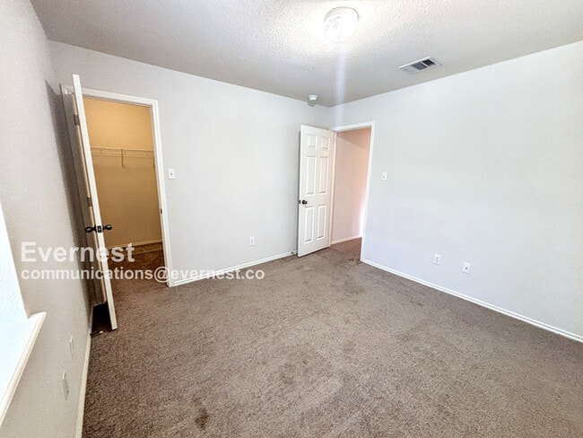 Building Photo - 1018 Monadale Trail