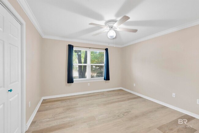 Building Photo - 2200 E 2nd St