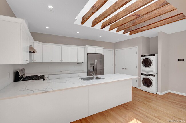 Building Photo - 136 Rockaway Ave