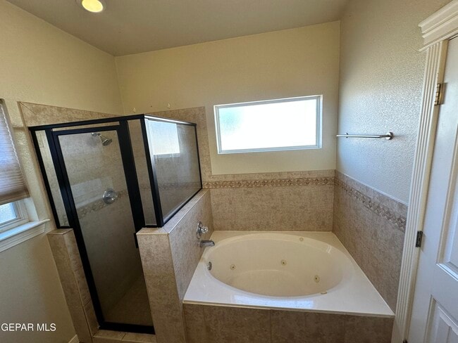 Building Photo - 5429 Francisco Roque Dr