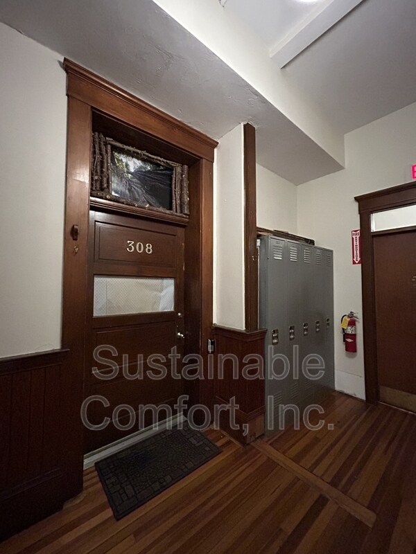 Building Photo - 28 Adams St