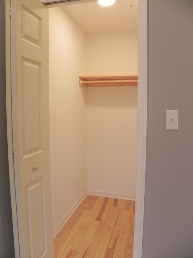 Building Photo - 813 N 41st St