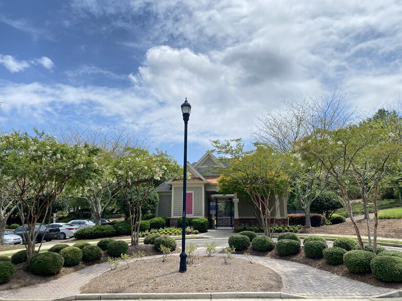 Clubhouse - 2650 Royston Dr