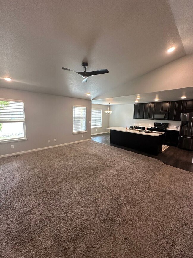 Building Photo - Beautiful 4 Bedroom House in Ault!