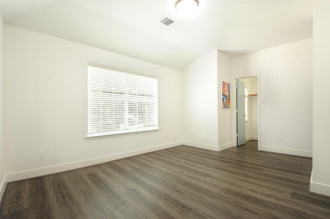 Building Photo - 9507 Flying Eagle Ct