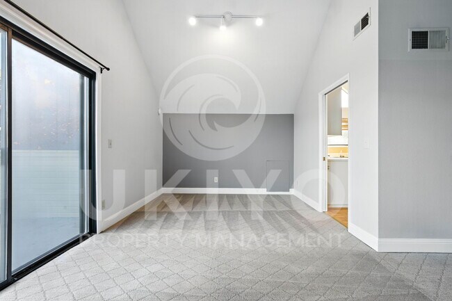 Building Photo - 4 Courageous Ct
