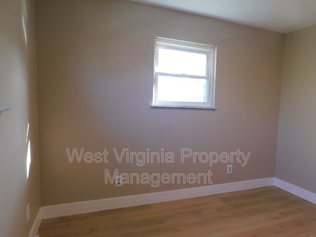 Building Photo - 98 Goodman Dr